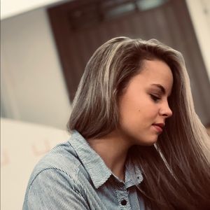 Meet your Posher, Laura